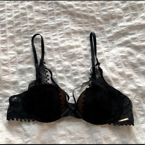 NWOT Calvin Klein Strappy Demi Bra, 32b